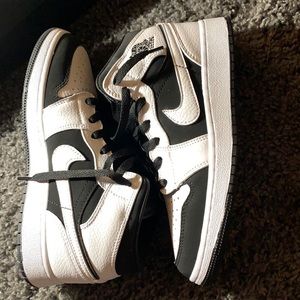 Retro Jordan 1 Mids